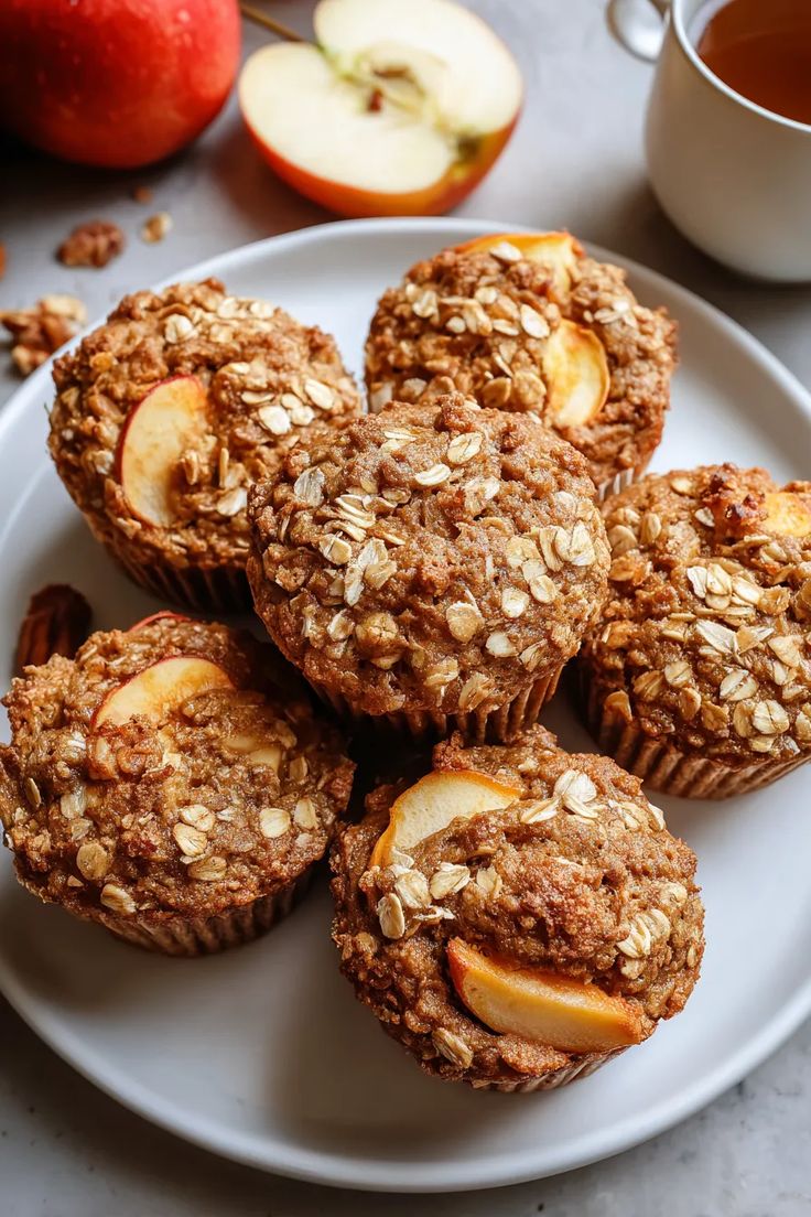 Мафини: Со јаболко и цимет